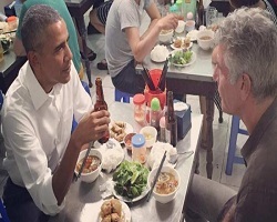 In Vietnam, Barack Obama chills with Anthony Bourdain over chopsticks and beer