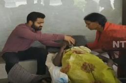 Jr NTR Meets Nagarjuna, A Fan Suffering From Cancer