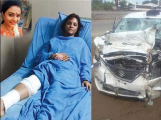 TV actress Rohini Reddy Injured Road Accident in Vijayawada