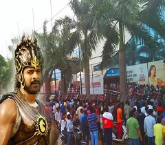 3km long queue in City for Baahubali Tickets