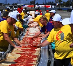 1.9km Long Pizza Enters Guinness World Records